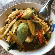 ครูหมู(ร้านต้นตระกูลยมจินดา)