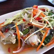 ร้านป้าซิ้วส้มตำ-ยำปูเย็น แหลมฉบัง