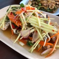 ร้านป้าซิ้วส้มตำ-ยำปูเย็น แหลมฉบัง