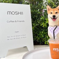 MOSHII CAFE .