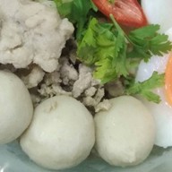 ย่าน้อย (KA-NA) ราดหน้า ผััดซีอิ้ว ผัดขี้เมา รางน้ำ