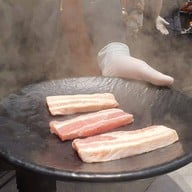 Nice Two Meat U Central Eastville