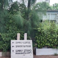 หน้าร้าน Simply space coffee and studio