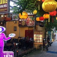 หน้าร้าน Quan Cao Lau Ba Le