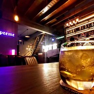 บรรยากาศ SUPREME Bar&Restaurant -