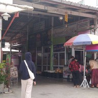 หน้าร้าน ก๋วยเตี๋ยวหมูมะนาว(แม่บุญมี)