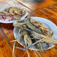 จ๊อบแจ๊บ บุฟเฟ่ต์หมูกระทะทอง