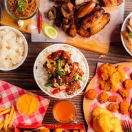 กลางซอย9 คอหมูทอด สามชั้น และของทอด - พหลฯ9 อารีย์ Ari