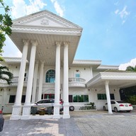 Hyde Haus HH (ไฮด์ เฮ้าส์)