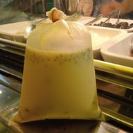 เมนู ปาท่องโก๋ตีลังกางาดำ ถนนหลังศูนย์ราชการ