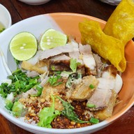 เมนูของร้าน เฮียบ้วยก๋วยเตี๋ยวโบราณ ซอยโปโล