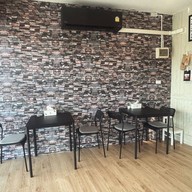 บรรยากาศ Riiz Coffee × ผัดไทยโฮมเมด เพิ่มสิน