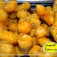 หน้าร้าน ปาท่องโก๋ตีลังกางาดำ ถนนหลังศูนย์ราชการ