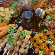 ร้านลูกชิ้นนึ่งหม้อไฟ สาขา ถนนคนเดิน