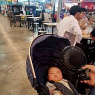 บรรยากาศ ตลาดกรีนเวย์