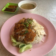 ร้านหลักเมืองข้าวมันไก่ปราจีนบุรี (ศาลพระหลักเมือง ปราจีนบุรี) หลักเมืองข้าวมันไก่ปราจีนบุรี