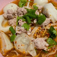 ก๋วยเตี๋ยวลูกชิ้นปลา นวมินทร์68