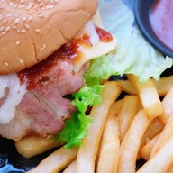 EAT STEAK บางแสน บางแสน