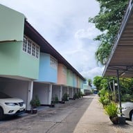 โรงแรมบางแสนวิลล่า