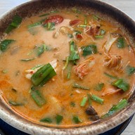 ครัวอิ่มเอม อาหารตามสั่ง/ก๋วยเตี๋ยวลูกชิ้นปลานายใบ้ (สามย่านเจ้าเก่า) แรก