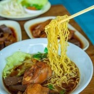 ชมทุ่ง ก๋วยเตี๋ยวไก่มะระรสเด็ด