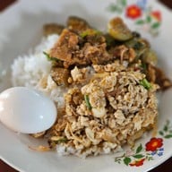 ร้านข้าวแกงป้าช่วย
