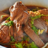 ชมทุ่ง ก๋วยเตี๋ยวไก่มะระรสเด็ด