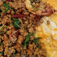 คลั่งกะเพรา อาหารตามสั่ง(คลองแห) คลองแห