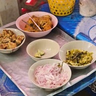 ก๋วยเต๋ียวเรือครูสน