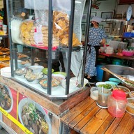 หน้าร้าน ครัวภูเก็ต ตลาดเมืองไทย-ภัทร เส้นรัชดา