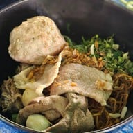 ก๋วยเต๋ียวเรือครูสน