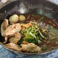 ก๋วยเต๋ียวเรือครูสน