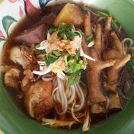 ก๋วยเตี๋ยวไก่มาละ แจ่วฮ้อนอ้อนเธอ จรัญ77