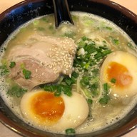 Tsukemen jo sriracha ถนนศรีราชานคร