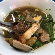 ก๋วยจั๊บเฮียตั่วเท๊า (เจ้าเก่าเยาวราช)
