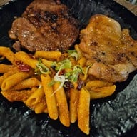 ZZ (ซีซี) Italian-Thai Fusion The Street รัชดา