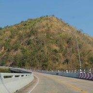 บรรยากาศ สะพานห้วยตอง