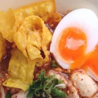 เตี๋ยวแซ่บ ไข่เยิ้ม -