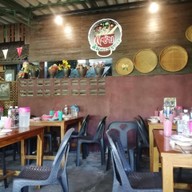 บรรยากาศ แซ่บส้มตำหมูย่าง