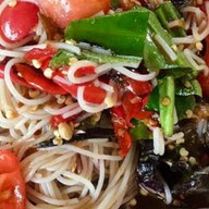 ส้มตำ เด็กแนว Papaya Salad Deknaew