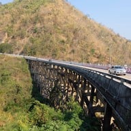 บรรยากาศ สะพานห้วยตอง