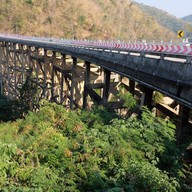 บรรยากาศ สะพานห้วยตอง