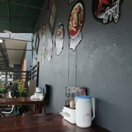 บรรยากาศ กลิ่นกะเพรา แม่สอด