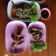 เมนูของร้าน แซ่บส้มตำหมูย่าง