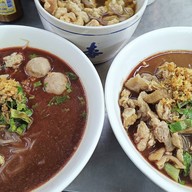 ครัว กระเพรา นิ ตามสั่งราดข้าว บงกช5