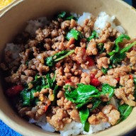 เมนูของร้าน กะเพรา ไข่ข้น กะเพราหมูกรอบ ซ.บ่อดิน กระเพราเผ็ดร้อน ซอยบ่อดิน