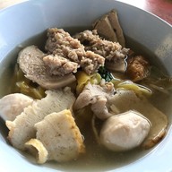 ก๋วยเตี๋ยวเป็ดตาเข็ม(เจ๊เจี๊ยบ)อ่าวอุดม อ่าวอุดม