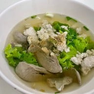 ต.ตำลึง เกาเหลาเลือดหมู  ก๋วยเตี๋ยวตำลึง อาหารตามสั่ง ใต้บีทีเอส สะพานควาย