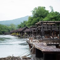 Sai Yok View raft Resort