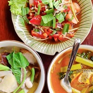 บ้านจันทร์ข้าว สนามจันทร์